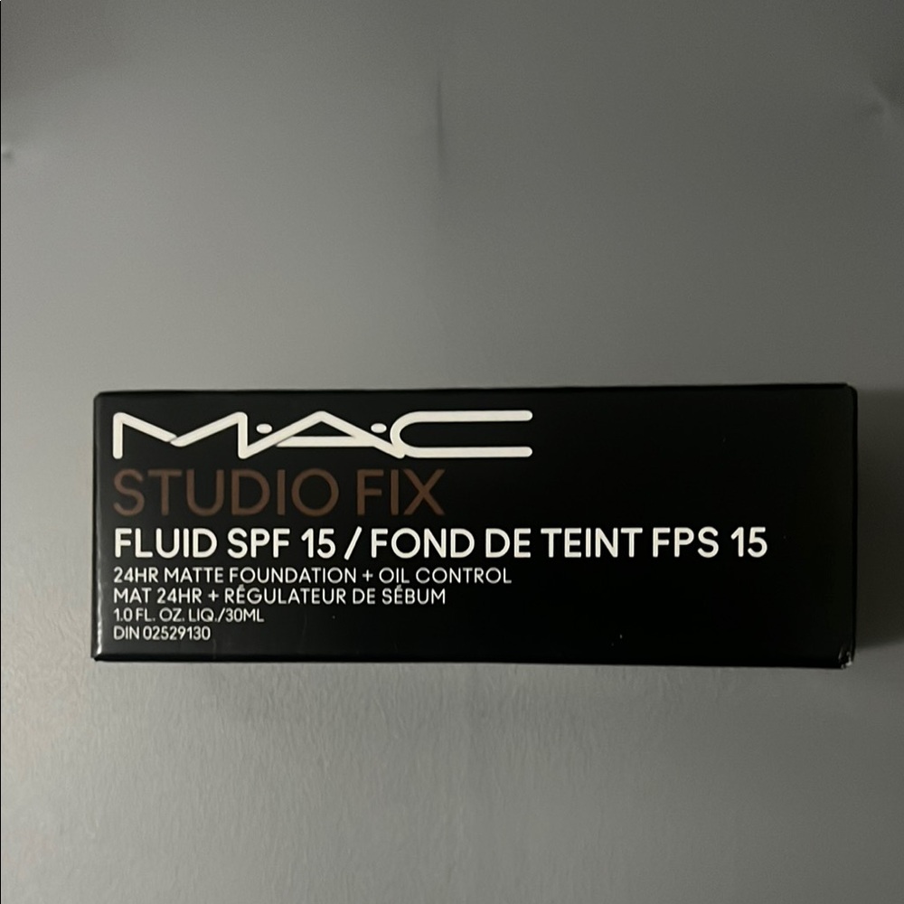 MAC Studio Fix Fluid SPF 15 Foundation - NW58